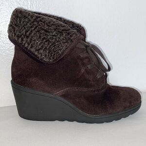 White Mountain Leather Upper Lace Up Wedge Boots